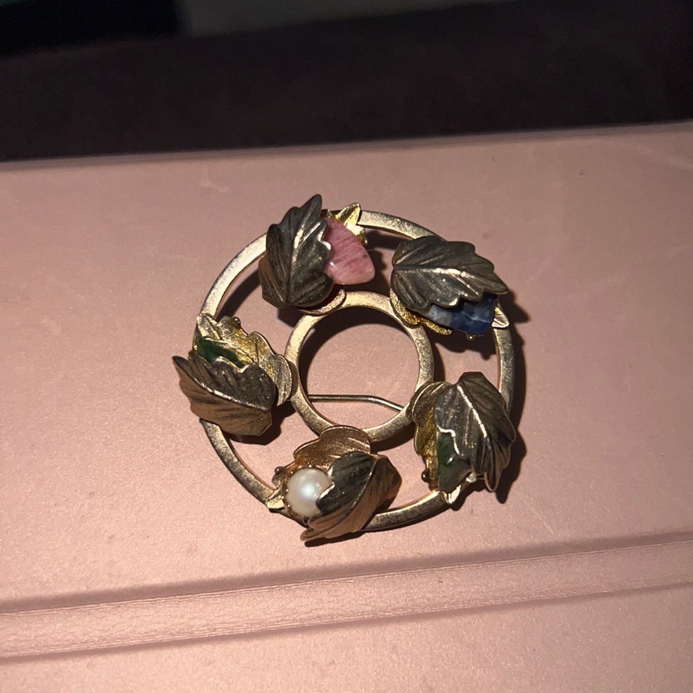 Vintage multi gemstone wreathe brooch